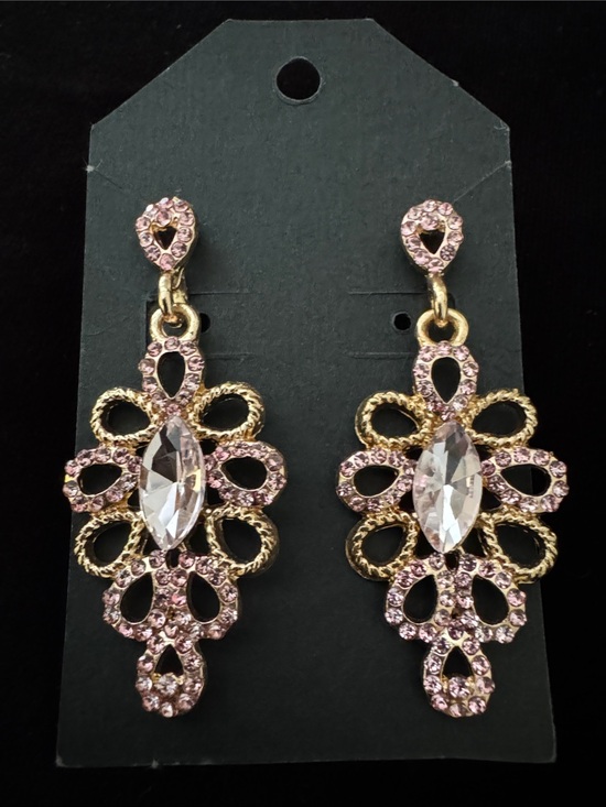 Jewelry - Pink Crystal Floral Drop Earrings